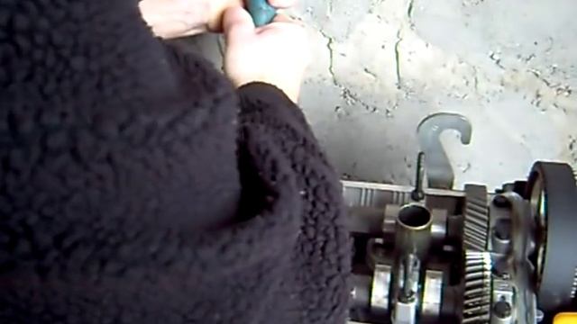 Регулировка клапанов Geely MK CK , вытаскиваем шайбу смотреть онлайн