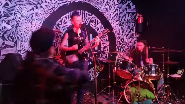 ЗВОНТЬЯ - Пока не виден дым - 15.10.2022 - Fish Fabrique Bar смотреть онлайн