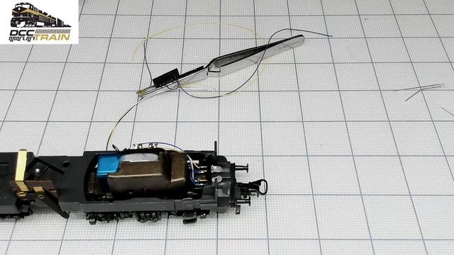 Инсталляция декодера в HO Электровоз Marklin DB111 Part 4 смотреть онлайн