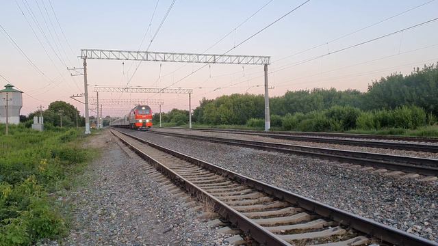 ЭП2К-351 с поездом №391 Челябинск-Москва по станции Самаевка смотреть онлайн