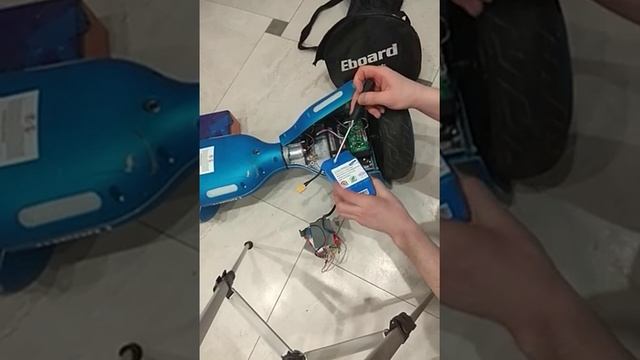Как поменять аккумулятор на гироскутере. смотреть онлайн