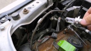 Замена лампочки ближний/дальний на Ниссан Санни, Ад, Вингроад #ниссансанни #ЗаменалампочкиНиссанСан