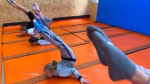 Тренировка по спортивной акробатике