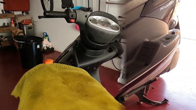 RENOVAR PLASTICOS DE MOTO | SIN PINTAR ⛔ SIN CALOR --YAMAHA MAJESTY смотреть онлайн