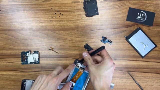 Ремонт смартфона Samsung a025, a02s полный разбор, замена разбитого дисплейного модуля. СЦ UPservic смотреть онлайн