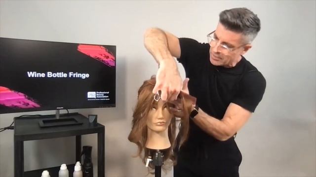 How to Cut the Viral 90s Supermodel Curtain Bangs смотреть онлайн