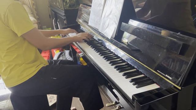 Undertale- Undyne + Run! (piano )