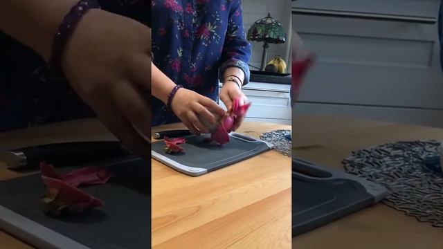 Как нарезать Драгон фрукт смотреть онлайн
