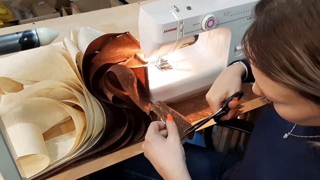 Прошивка тканевых ламелей вертикальных жалюзи / Stitching of fabric slats of vertical blinds смотреть онлайн