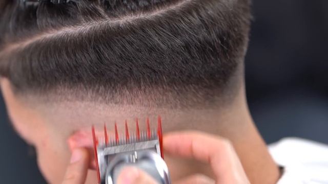 MID DROP FADE COMBOVER HAIRCUT TUTORIAL! смотреть онлайн