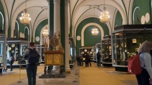 Прогулка по московскому Кремлю, Оружейная палата в подарок...