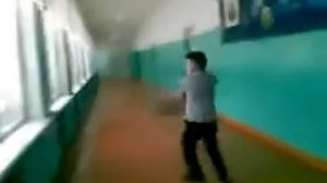 ШКОЛЬНИК РАЗБИЛ СТЕКЛО И ОНО ВЗОРВАЛОСЬ
