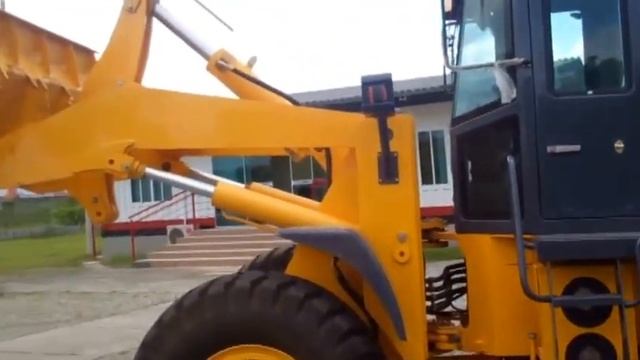 Детальное видео о погрузчике XCMG LW300F смотреть онлайн