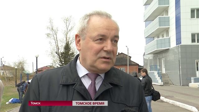 У общежития ТГУ открыли памятник-копилку смотреть онлайн