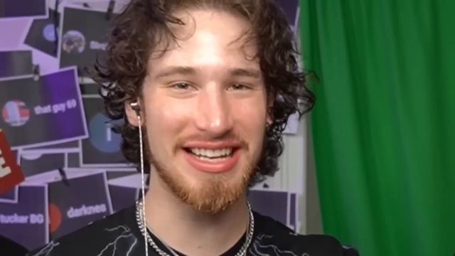 This Baby Looks 35 Years Old смотреть онлайн