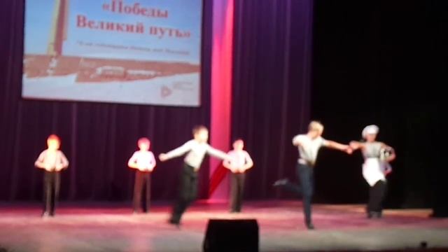 Студия "Весна" Танец "Яблочко" 3.12.2015 смотреть онлайн