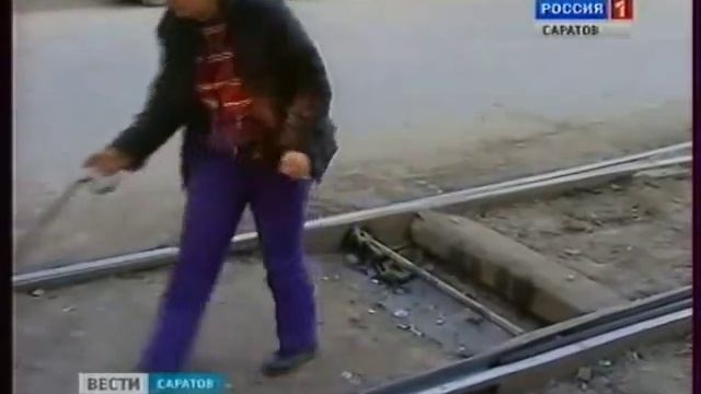 Трамвайные рельсы закатали в асфальт смотреть онлайн
