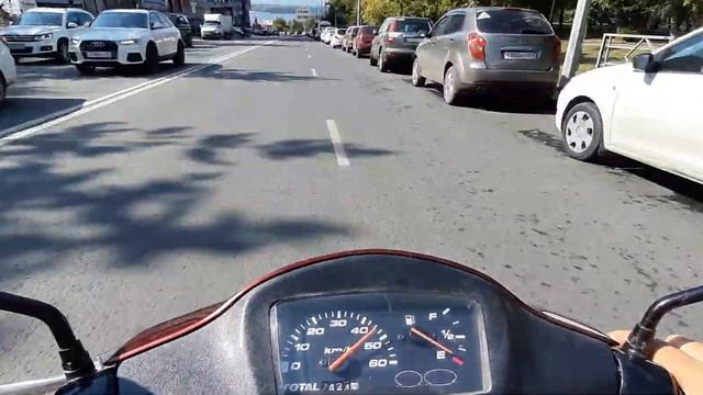скутер Suzuki Let's & боббер Франкенштейн смотреть онлайн