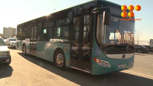 4 легковые и 2 автобуса смотреть онлайн