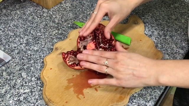 Как Почистить Гранат за 5 секунд. Как Быстро Почистить Гранат от КАТЮШКИ смотреть онлайн
