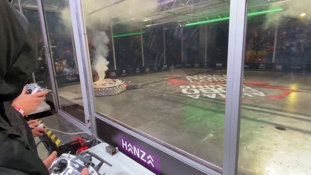 Robolahing 2021 Final - VIKAT vs SAFECRACKER Robot wars, battlebot, robot death battle смотреть онлайн