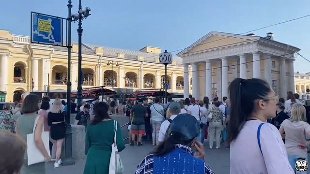 VLOG 101: Лето продолжается! Вечерняя прогулка по Невскому проспекту. Санкт-Петербург, август 2022 смотреть онлайн
