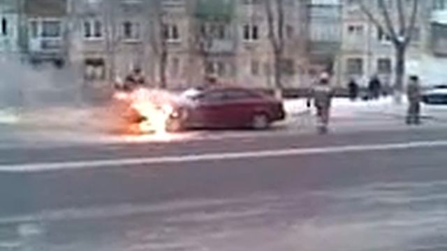 В омске згорела Лачетти смотреть онлайн