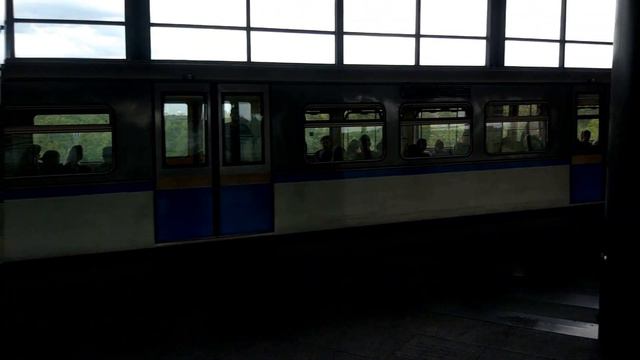 Метро «Воробьёвы го́ры» («Ле́нинские го́ры») смотреть онлайн