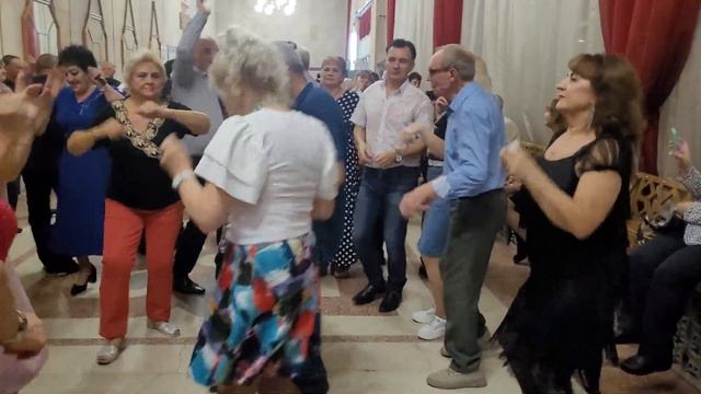 Танцуем... 19.11.23 смотреть онлайн