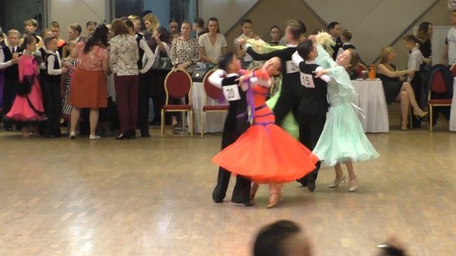 Финал Квикстеп Юниоры 1+2 Европейская программа бальных танцев смотреть онлайн