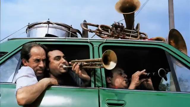 Fanfare Ciocârlia - Asfalt Tango смотреть онлайн