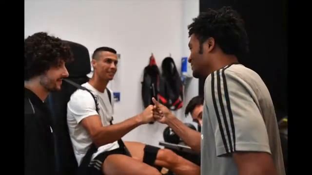Cristiano Ronaldo primo allenamento in una nuova squadra смотреть онлайн