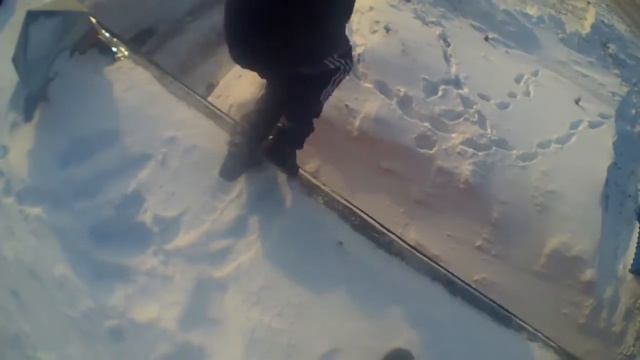 Прыжок в сугроб с 6 метров (друг от первого лица) смотреть онлайн