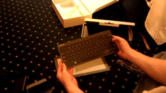 Unboxing the Samsung Microsoft Windows 8 tablet смотреть онлайн
