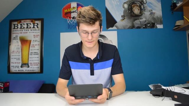 GPD WIN - Super Cool Device Plays Windows Games on the Go! [REVIEW] смотреть онлайн