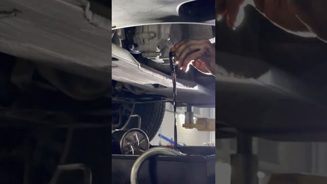 MERCEDES BENZ ML W166 Замена масла в раздаточной коробке передач смотреть онлайн