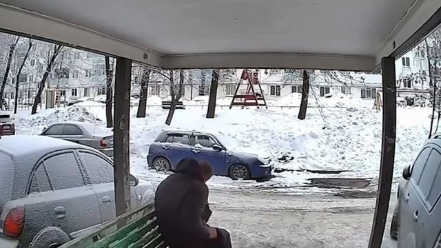 "Уфимские зомби" попали на камеру домофона смотреть онлайн