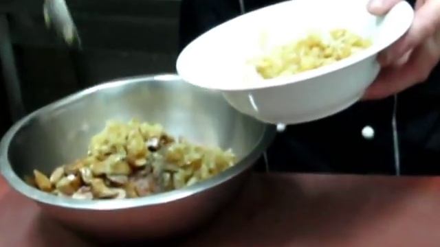 Рецепт "Курочка, фаршированная блинами".avi смотреть онлайн