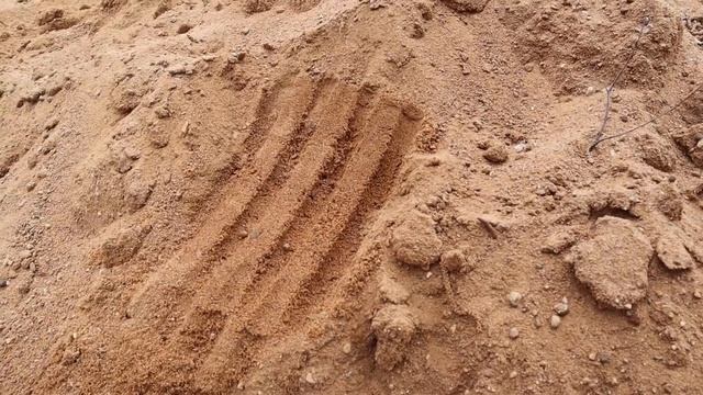 Малыш и ПАПА Сонные Играют с Трактором в Песке Видео для детей смотреть онлайн