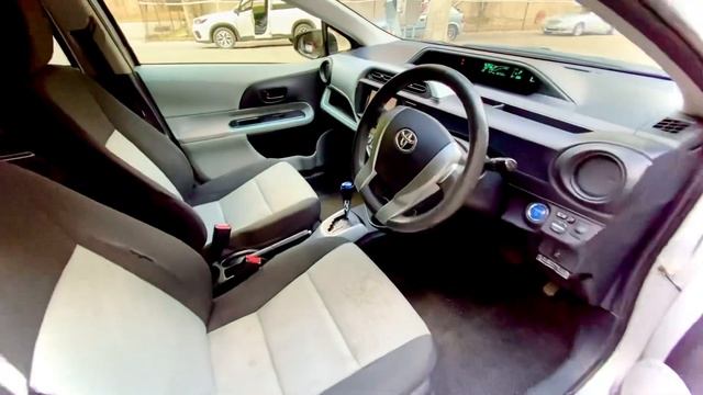 Toyota Aqua (Prius C) 2012
