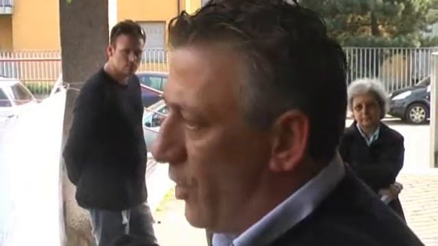 Conferenza stampa di Frediano Manzi, presidente di Sos Racket e Usura, in Piazzetta Capuana смотреть онлайн