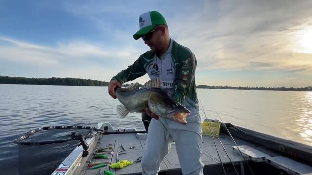 Одна из лучших рыбалок на судака!!! Оторвался в своё удовольствие!!! смотреть онлайн