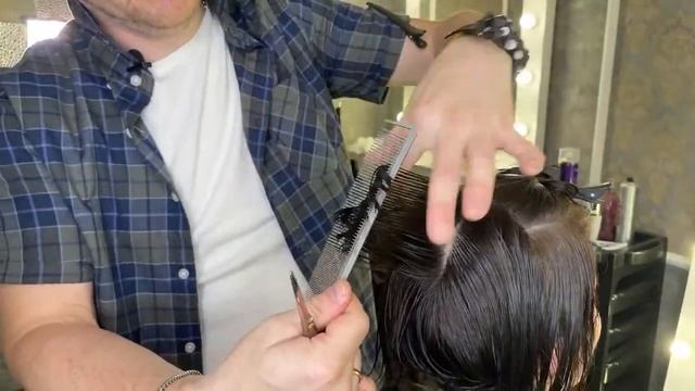 Женская стрижка боб-каре в реальном времени без монтажа. Запись прямого эфира. смотреть онлайн