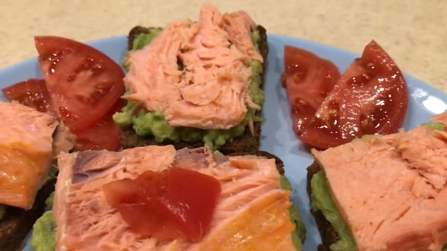 Бутерброды с авокадо ? и горбушей горячего копчения смотреть онлайн