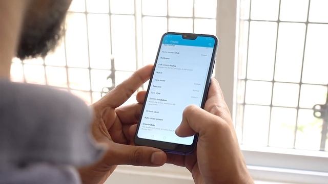 OnePlus 6 vs Honor 10 - Which ONE Should You BUY? смотреть онлайн