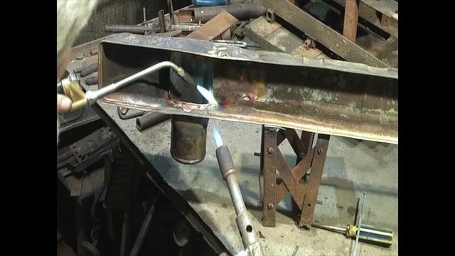 Пайка тугоплавким припоем патрубка бачка радиатора КАМАЗ смотреть онлайн