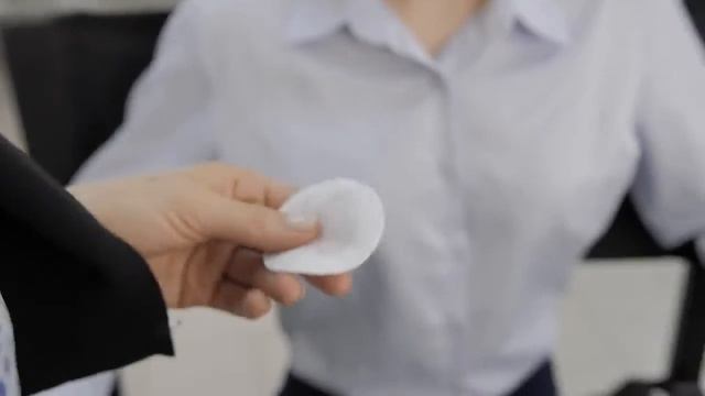 CC Brow помада для бровей смотреть онлайн