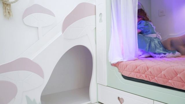 Как дизайн интерьера детской комнаты превращает детство девочки в незабываемую сказку?