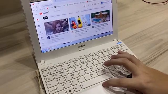 Netbook Asus Eee Pc Flare Series 1025c смотреть онлайн