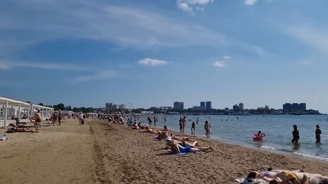 #АНАПА ТУРИСТОВ ПРИБАВИЛОСЬ. НА ПЛЯЖАХ МНОГО ЛЮДЕЙ. ПРИШЛА ЖАРА! смотреть онлайн